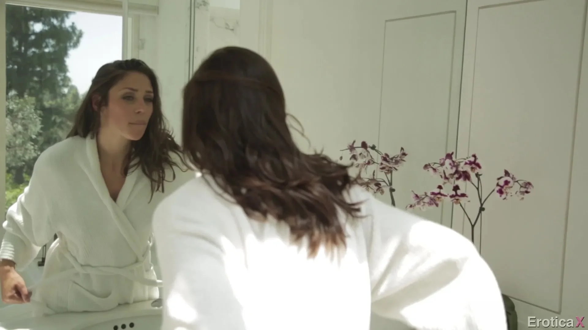 Natural beauty of Anna Morna