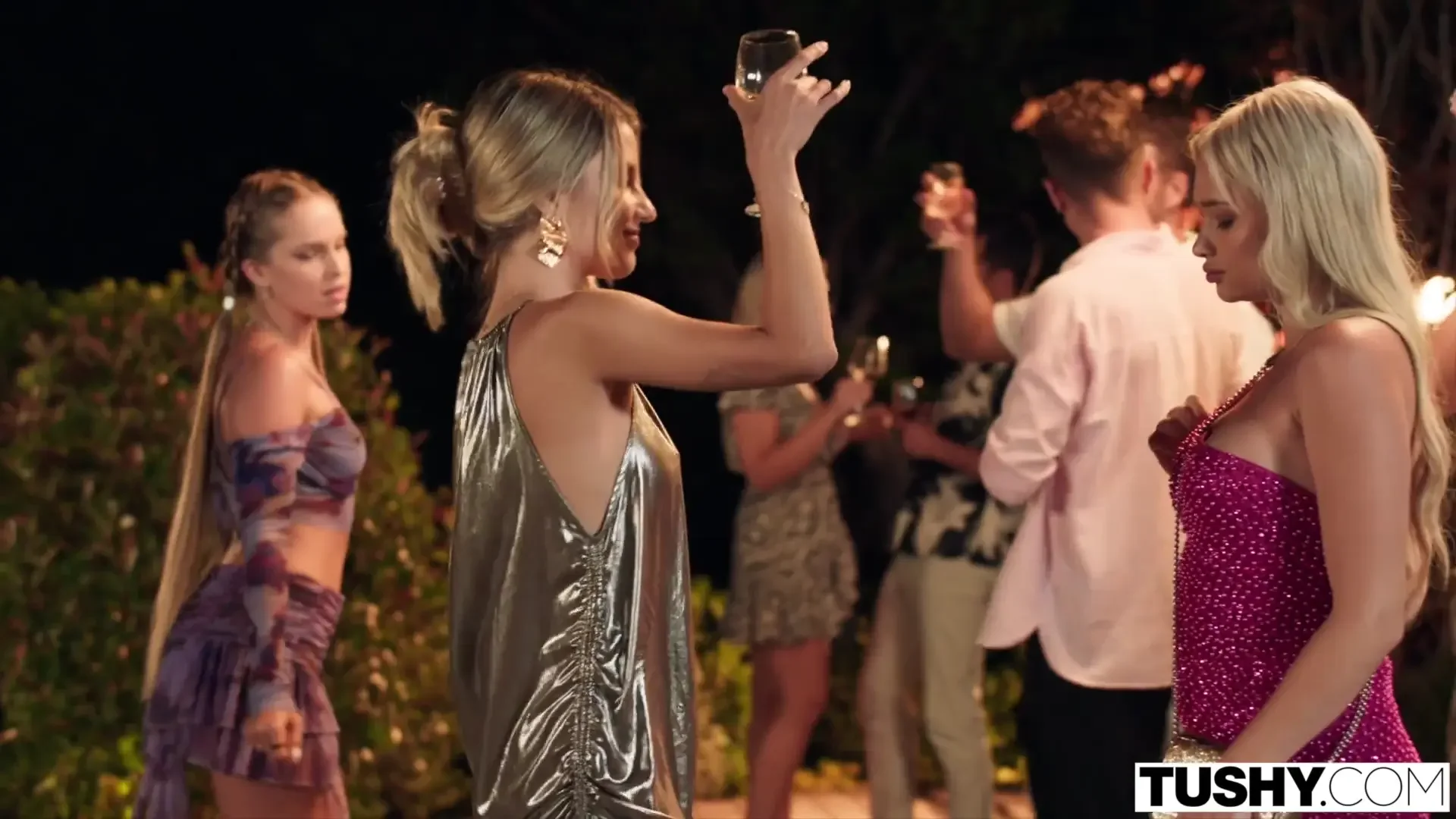Blonde's Outdoor Anal Encounter