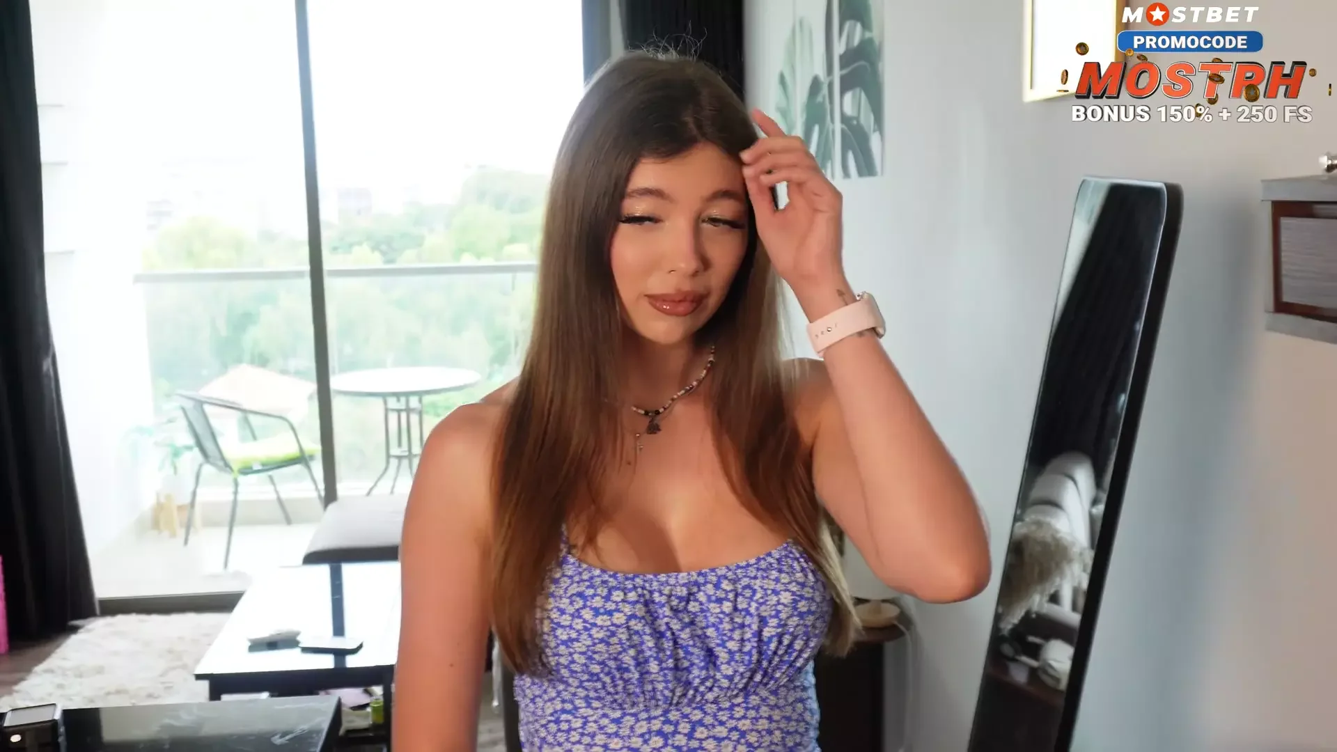 Innocent Babe Can't Pay Her Debt, but She's a Great Sucker