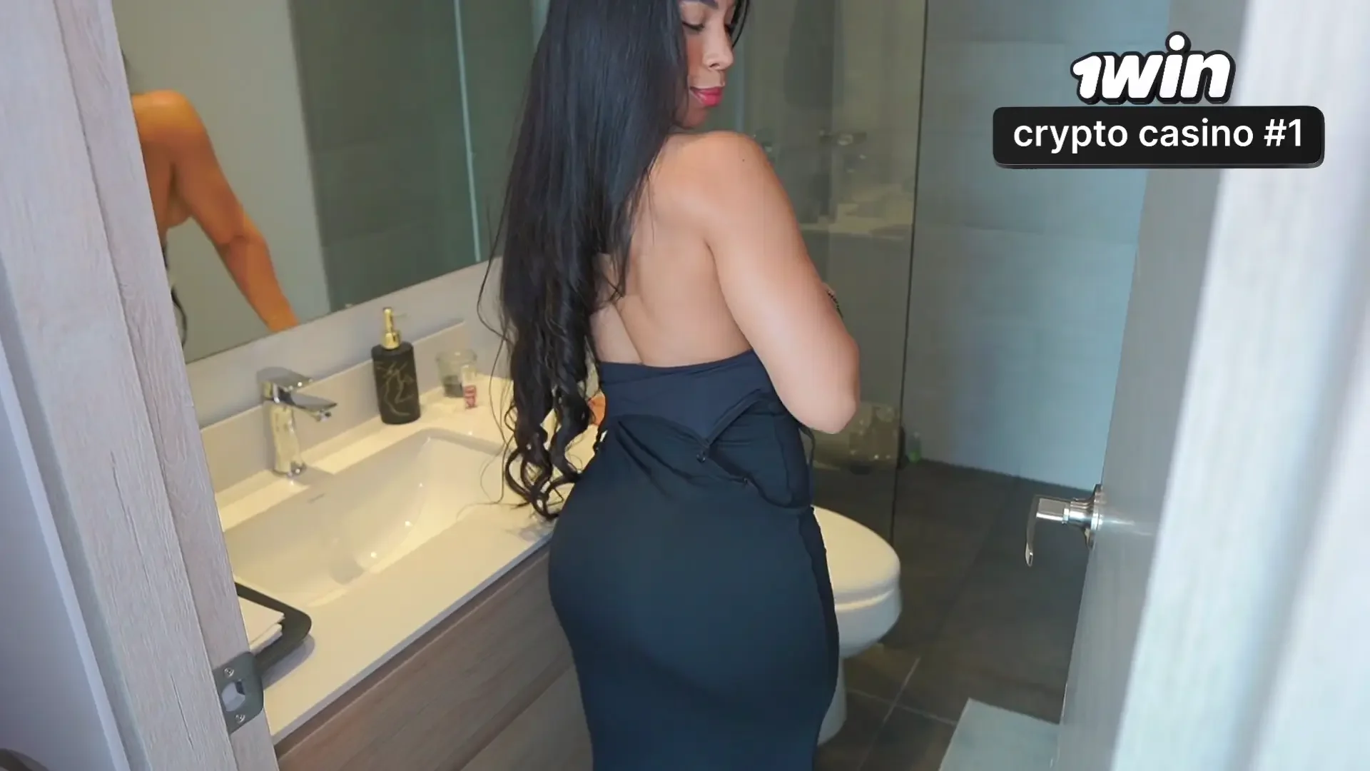 Seduction in Tight Dress Leads to Creampie
