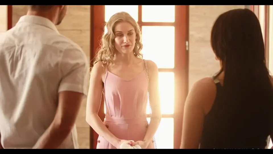 Maid in the middle - scene-1
