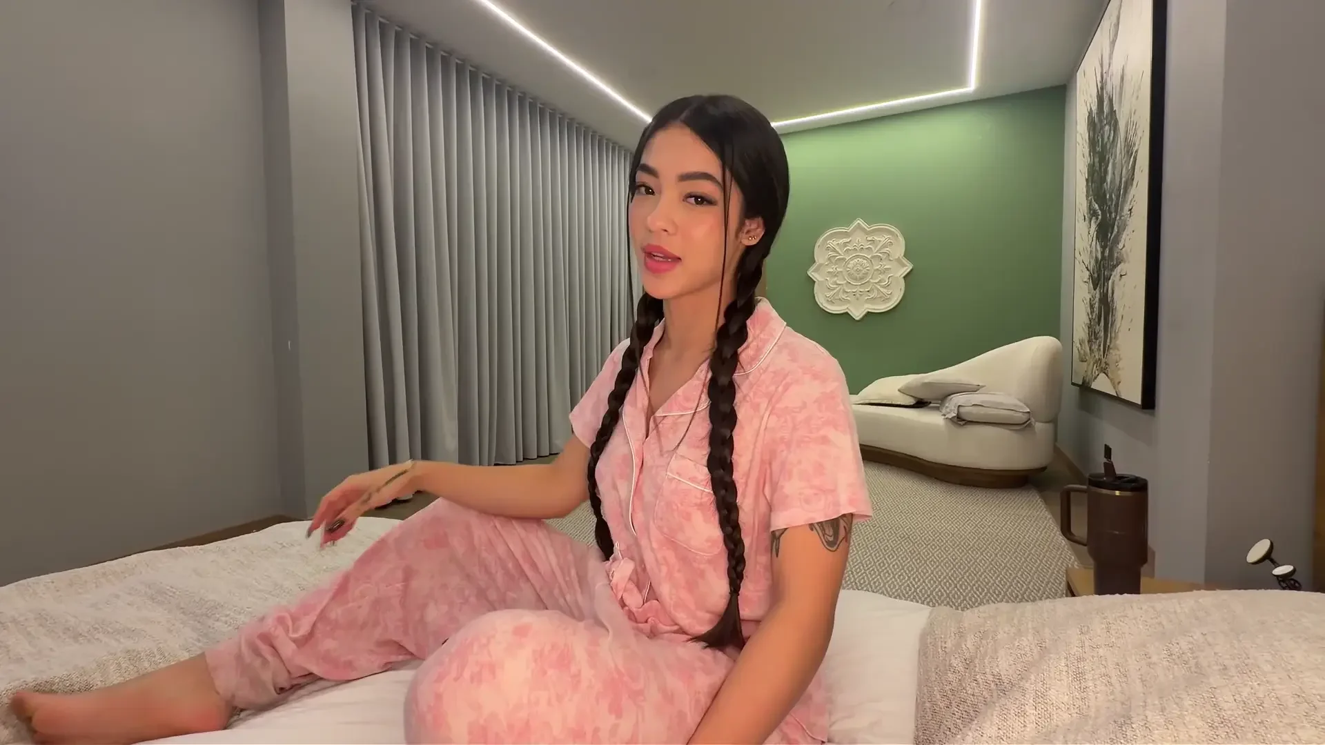 She guessed pink lingerie and the night turned sexual