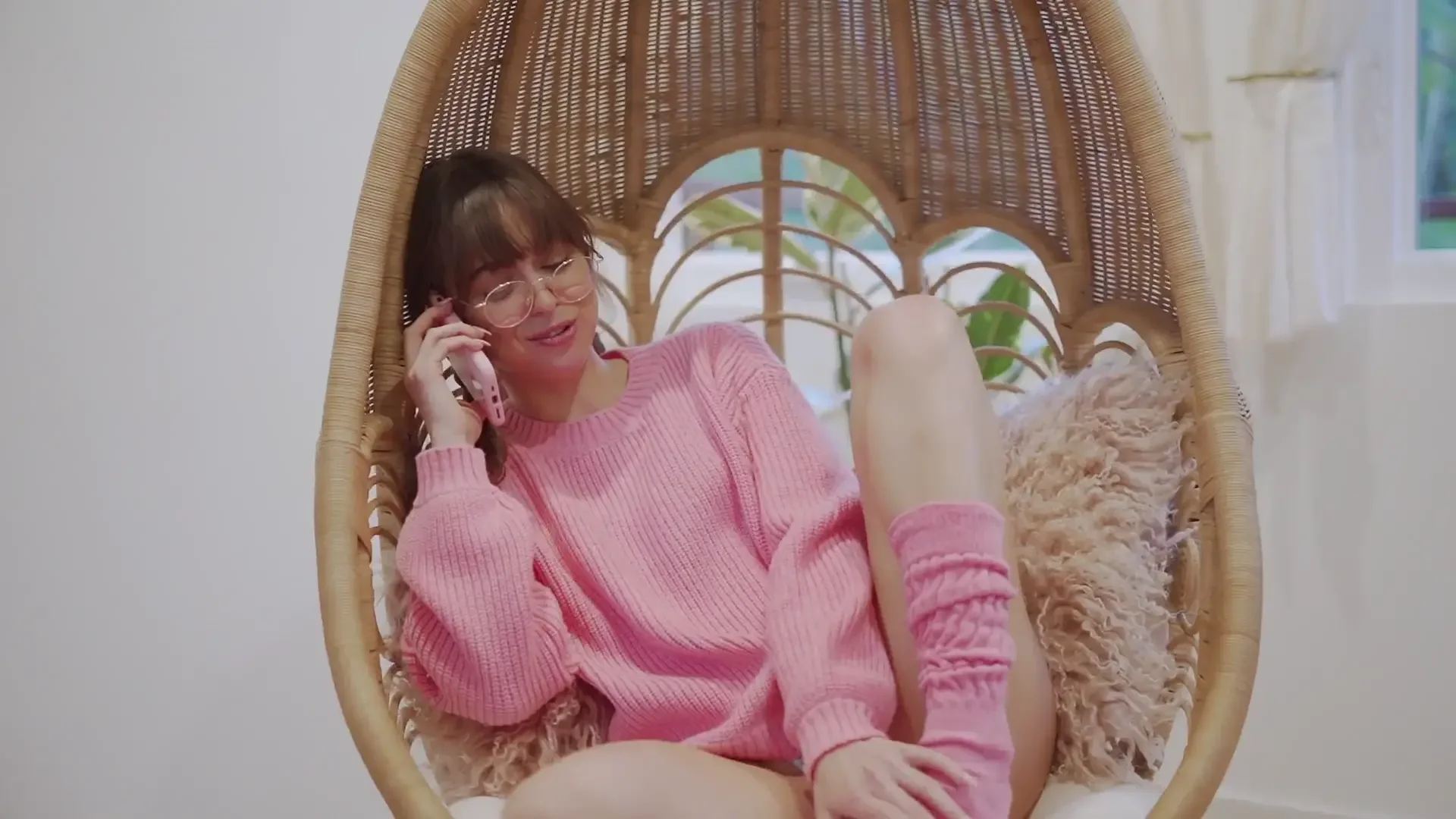 Long Distance Relationships are hard, so phone sex it is!!
